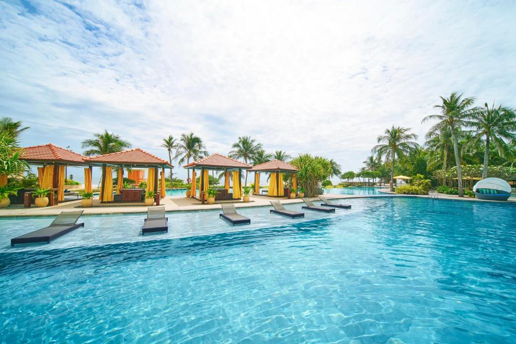 InterContinental Grand Hồ Tràm Resort (Combo xe đưa đón)