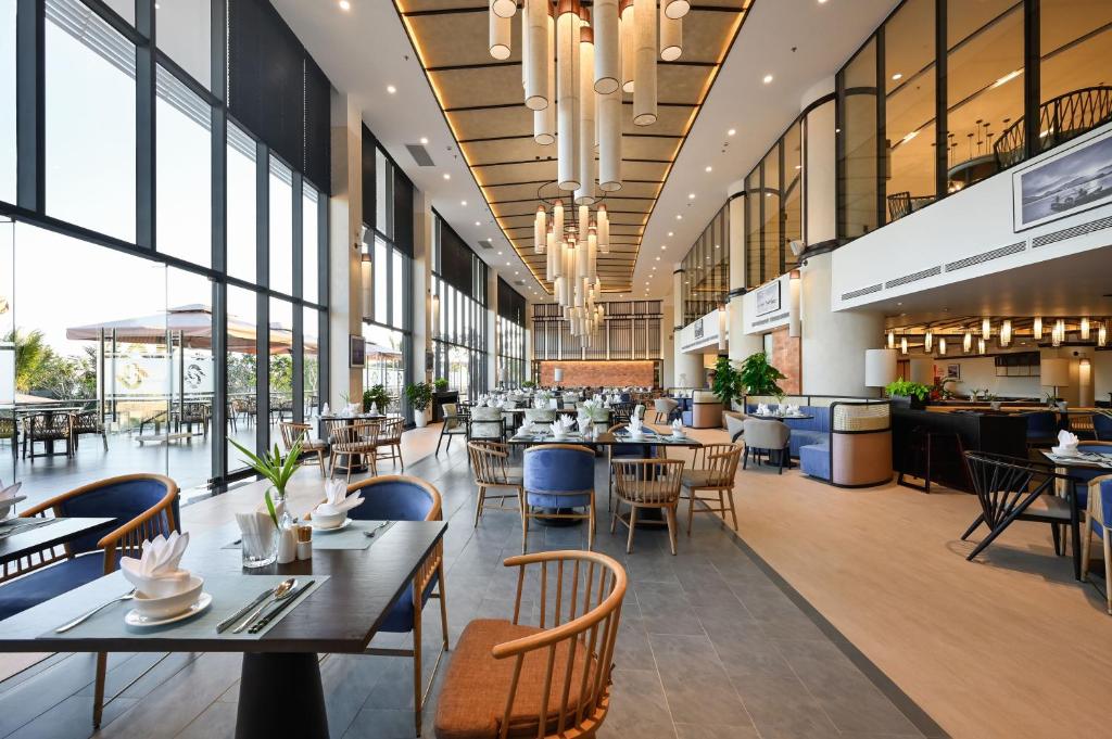 Emerald Hồ Tràm Beach Resort