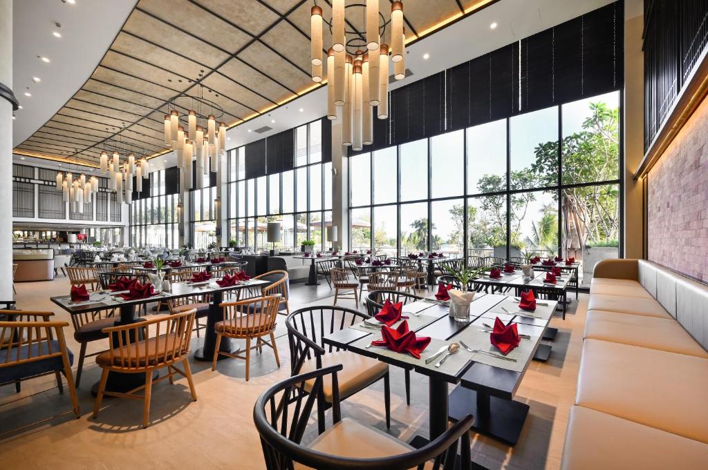 Emerald Hồ Tràm Beach Resort