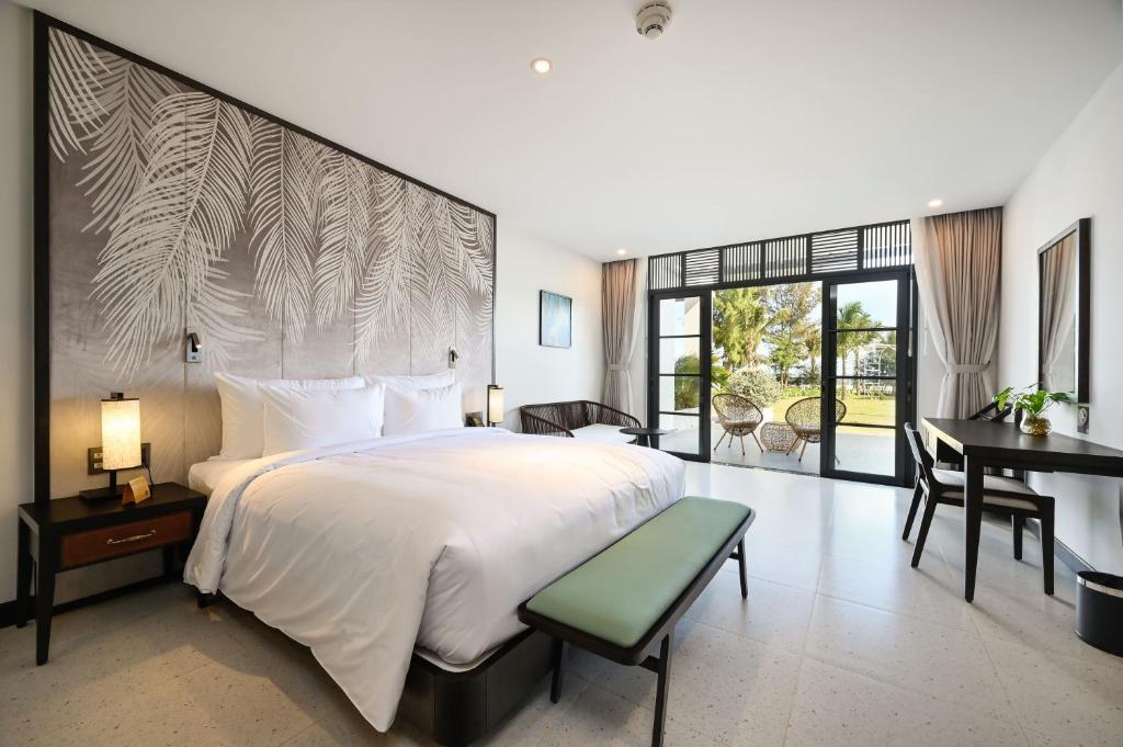 Emerald Hồ Tràm Beach Resort