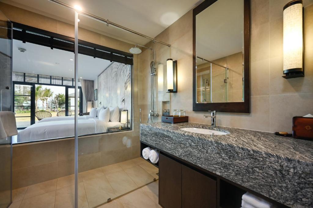 Emerald Hồ Tràm Beach Resort