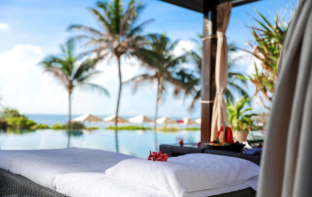 InterContinental Grand Hồ Tràm Resort (Combo xe đưa đón)