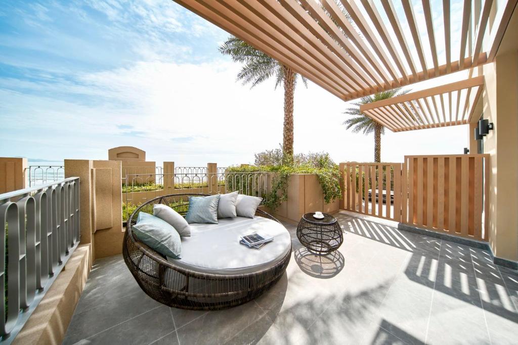 1 King 1 Bunk Family Suite Forest View