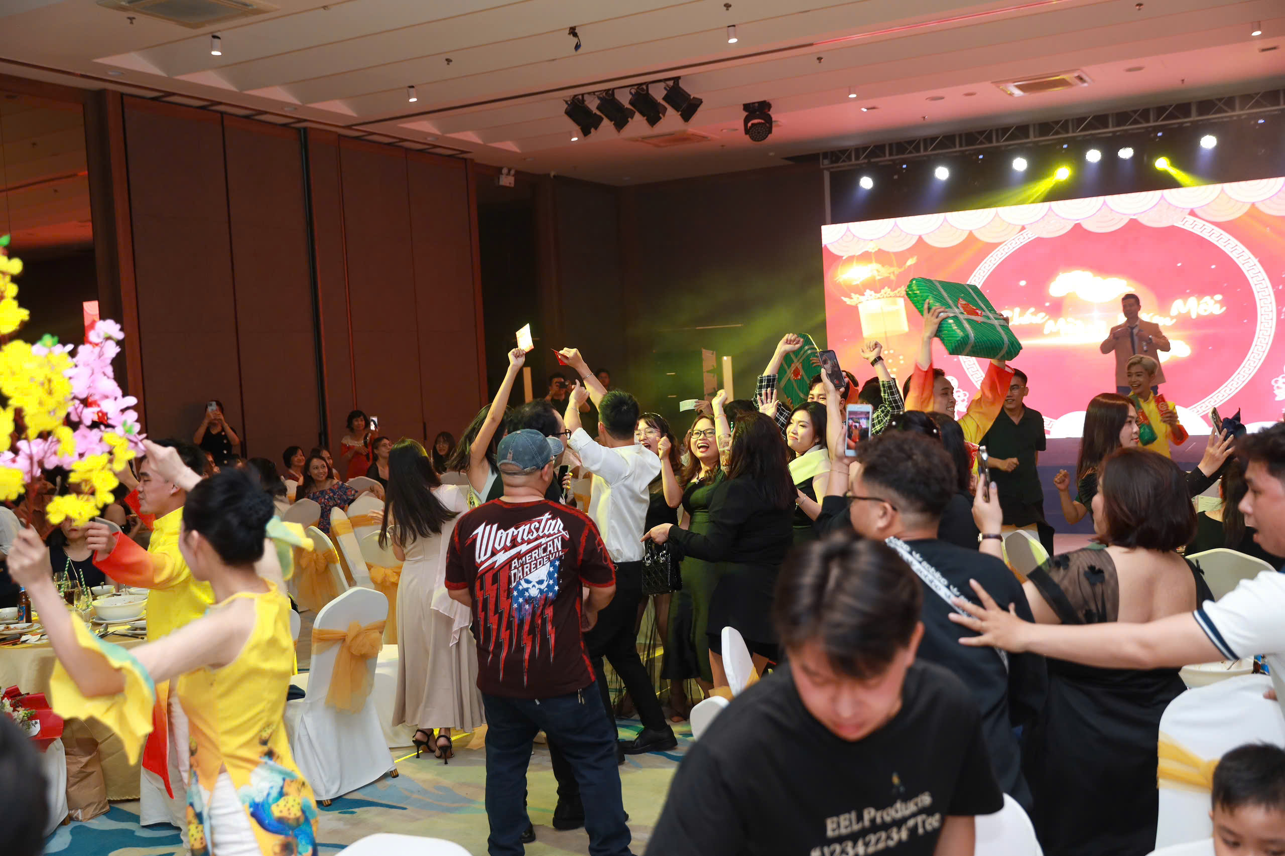 CHƯƠNG TRÌNH YEAR END PARTY _ HỒ CHÍ MINH