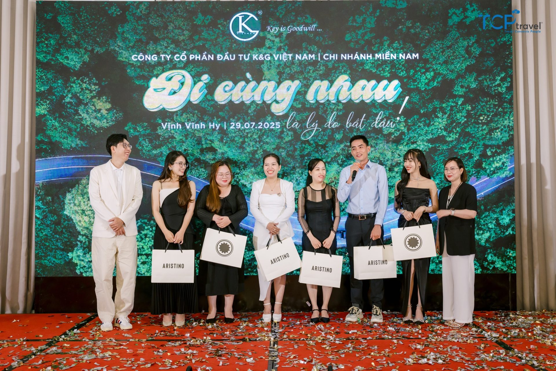 TEAMBUILDING BIỂN – NINH CHỮ & VĨNH HY 3N2Đ