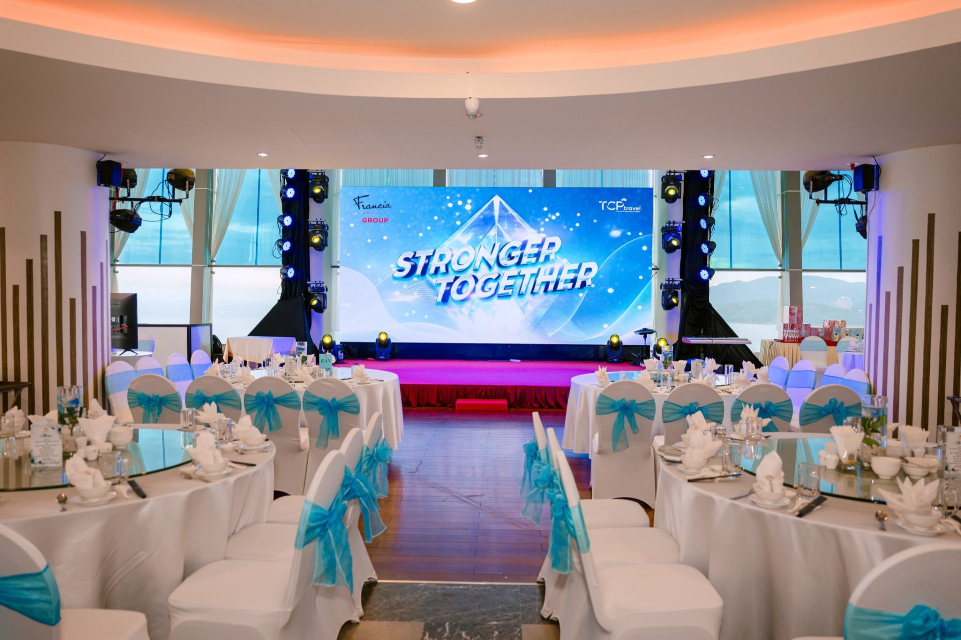 TEAMBUILDING BIỂN – NHA TRANG 2N2Đ