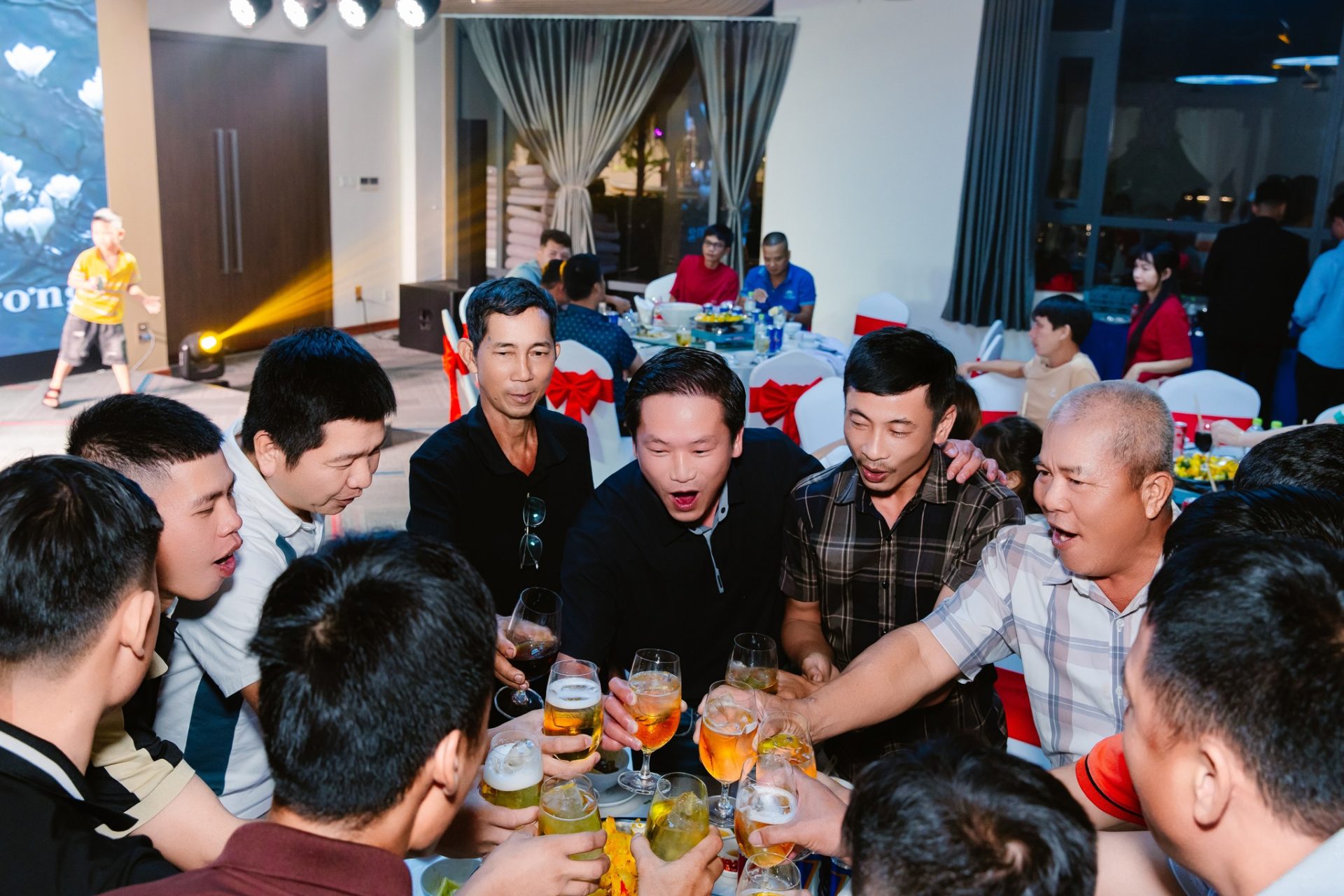 TEAMBUILDING BIỂN – HỒ TRÀM 2N1Đ