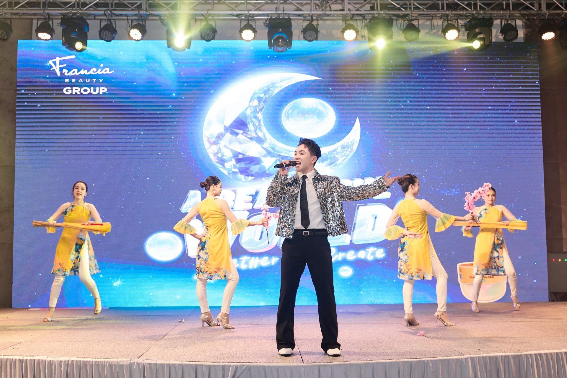 YEAR END PARTY – HỒ CHÍ MINH